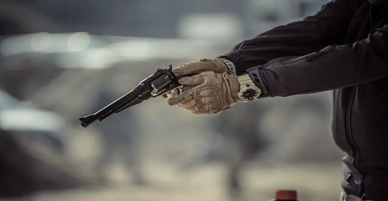 Co to jest broń czarnoprochowa? Poznaj jej historię i zastosowanie