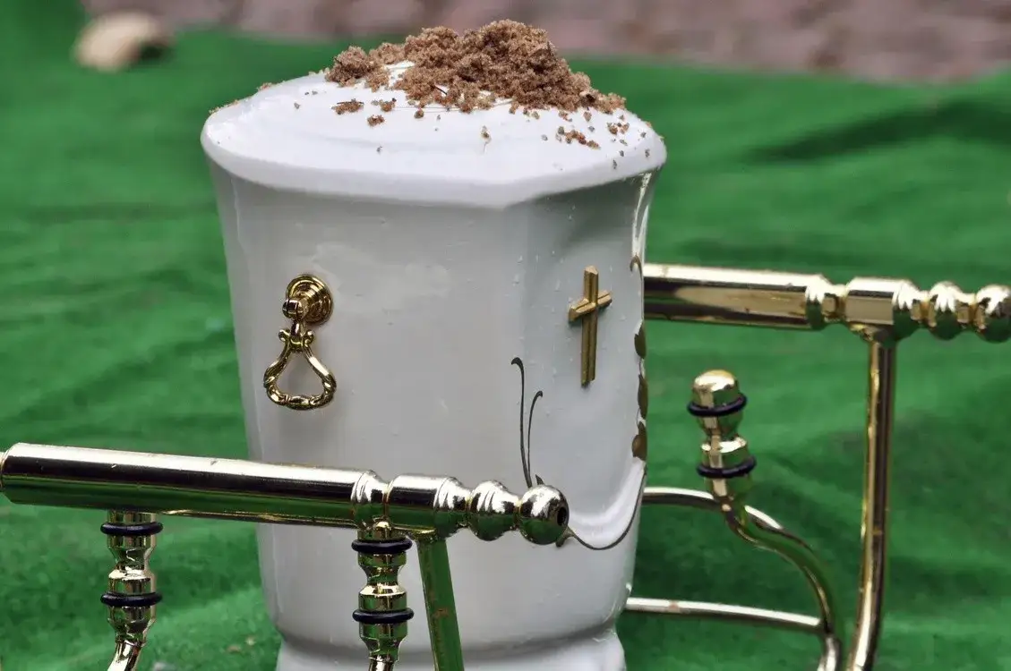 Ile popiołu zostaje po kremacji? Zaskakujące fakty i różnice