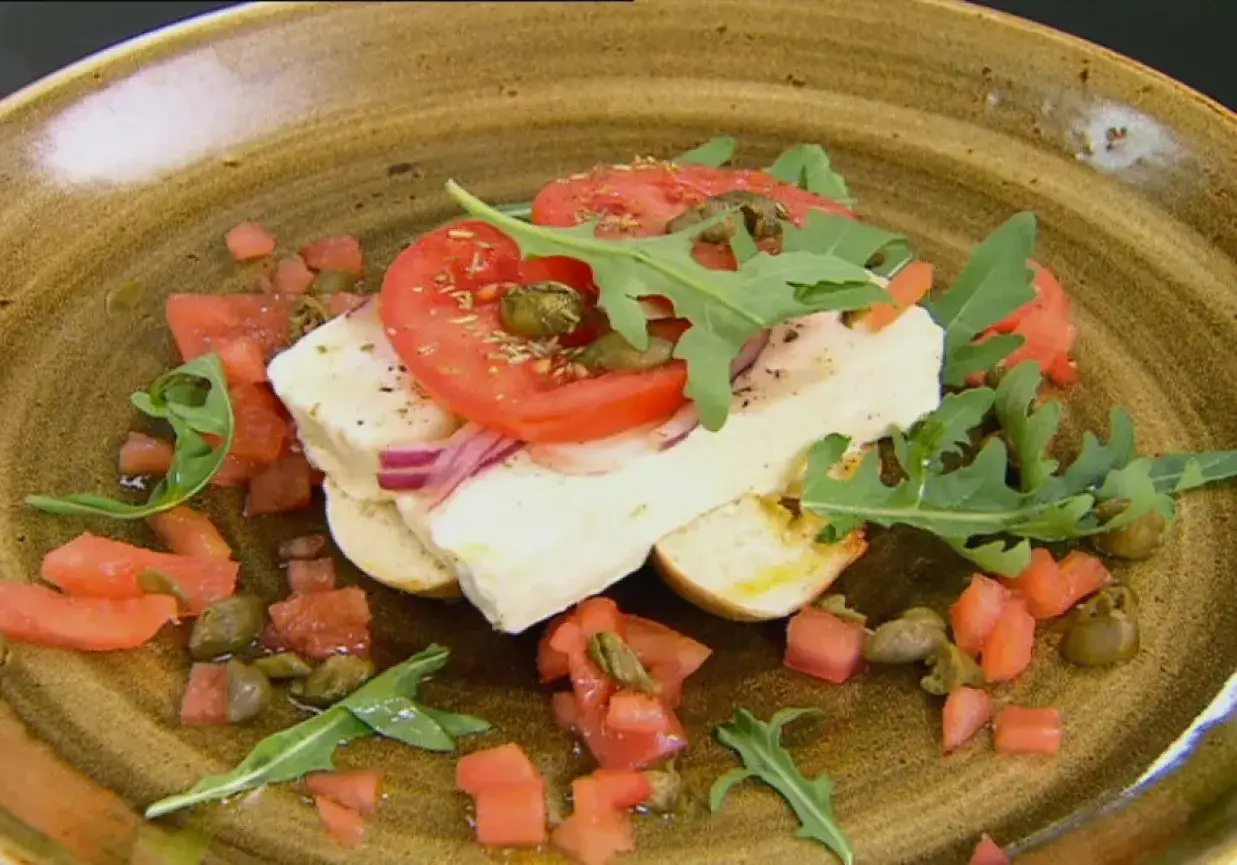 Jak zrobić bryndzę z bundzu? Domowy przepis krok po kroku!