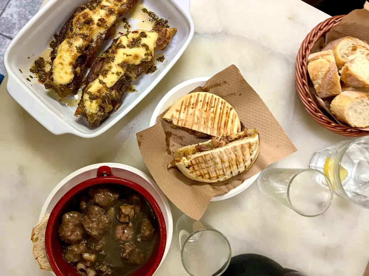 Almuerzo en España: No es lo que piensas (y cómo pedirlo)