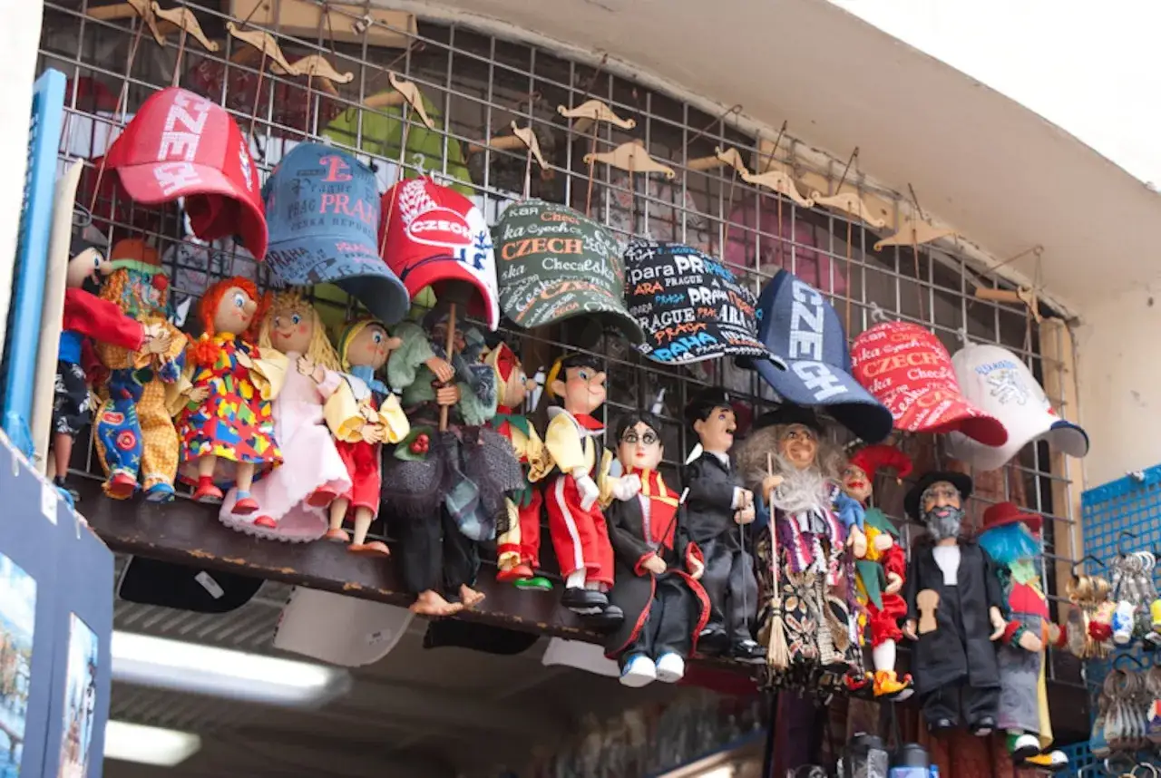 Czeskie pamiątki: Ile kosztują? Ceny i triki, by zaoszczędzić!