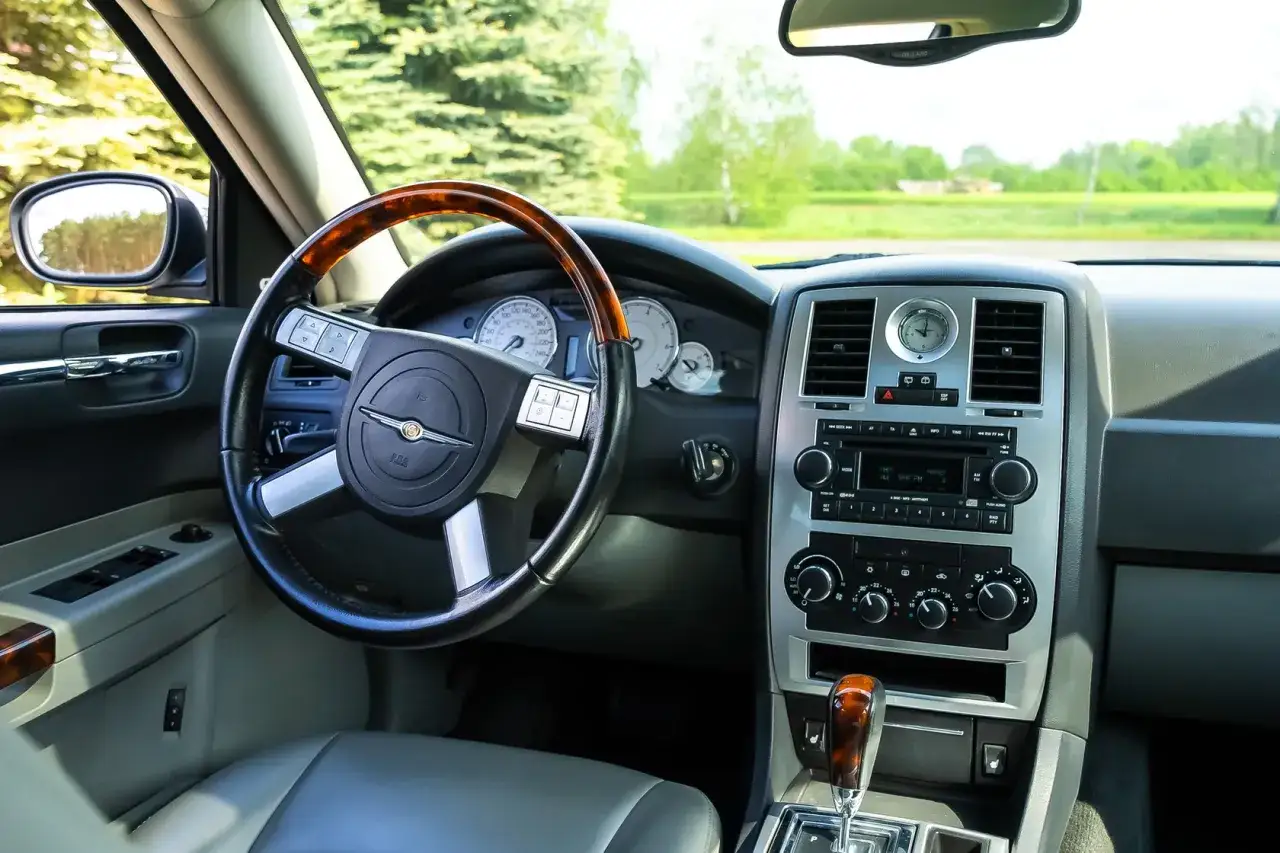 Chrysler 300C: Unikaj złych silników! Eksperci zdradzają prawdę o wyborze