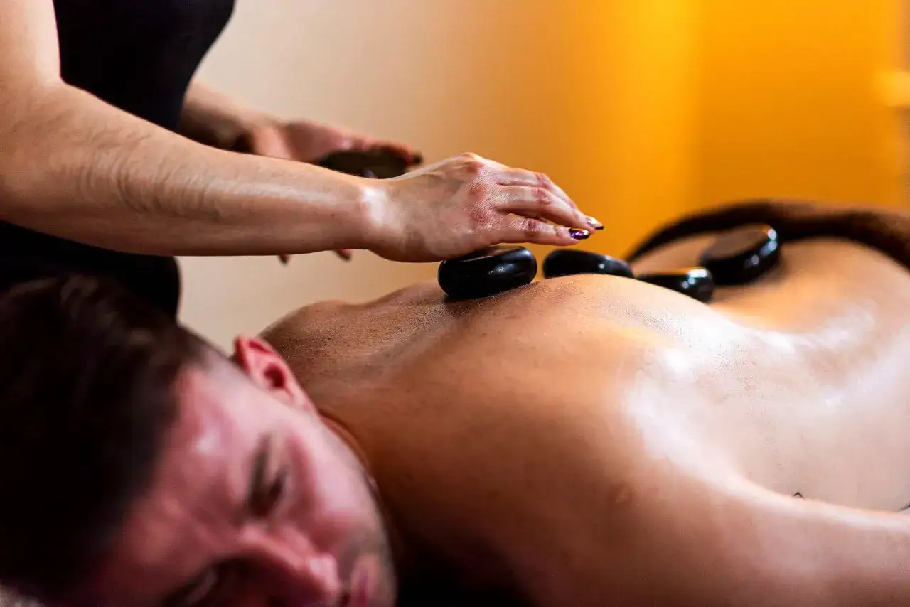 Męskie SPA Kraków: Jak wybrać idealny zabieg i salon?