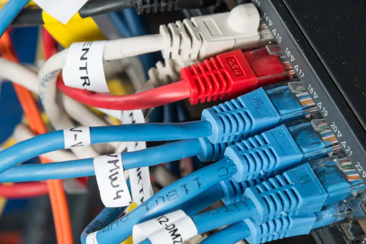 Wiązka elektryczna po angielsku - poznaj kluczowe terminy i zastosowania