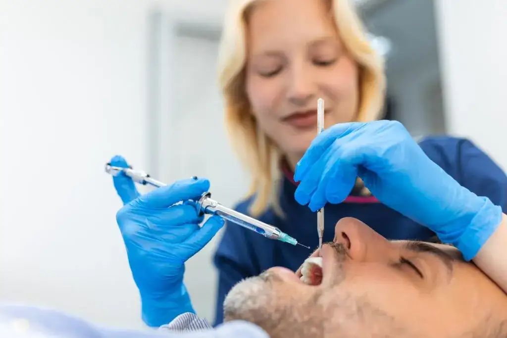 Ile czasu schodzi znieczulenie od dentysty? Sprawdź, co musisz wiedzieć