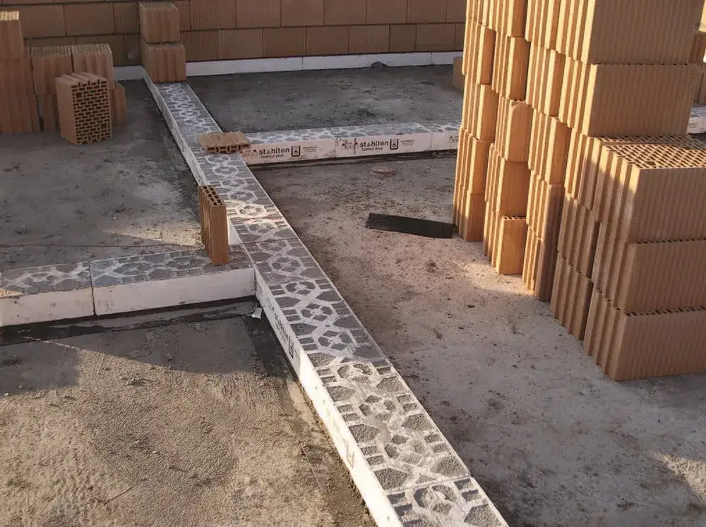 Bloczek Isomur - Doskonały Izolacyjny Materiał Budowlany