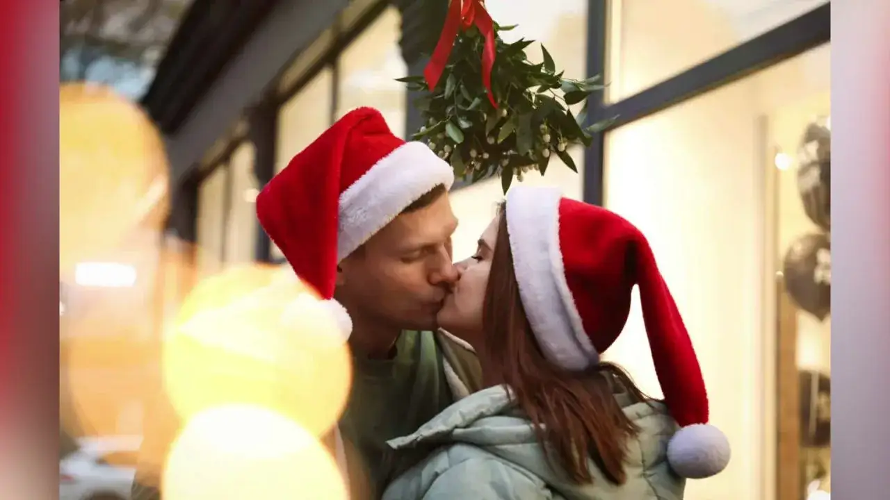 Całowanie pod jemiołą: historia, magia i polskie tradycje