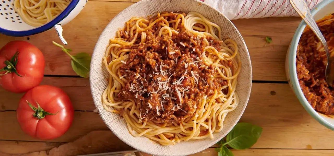 Sos do spaghetti z mięsem mielonym: przepis i sekrety mistrzów