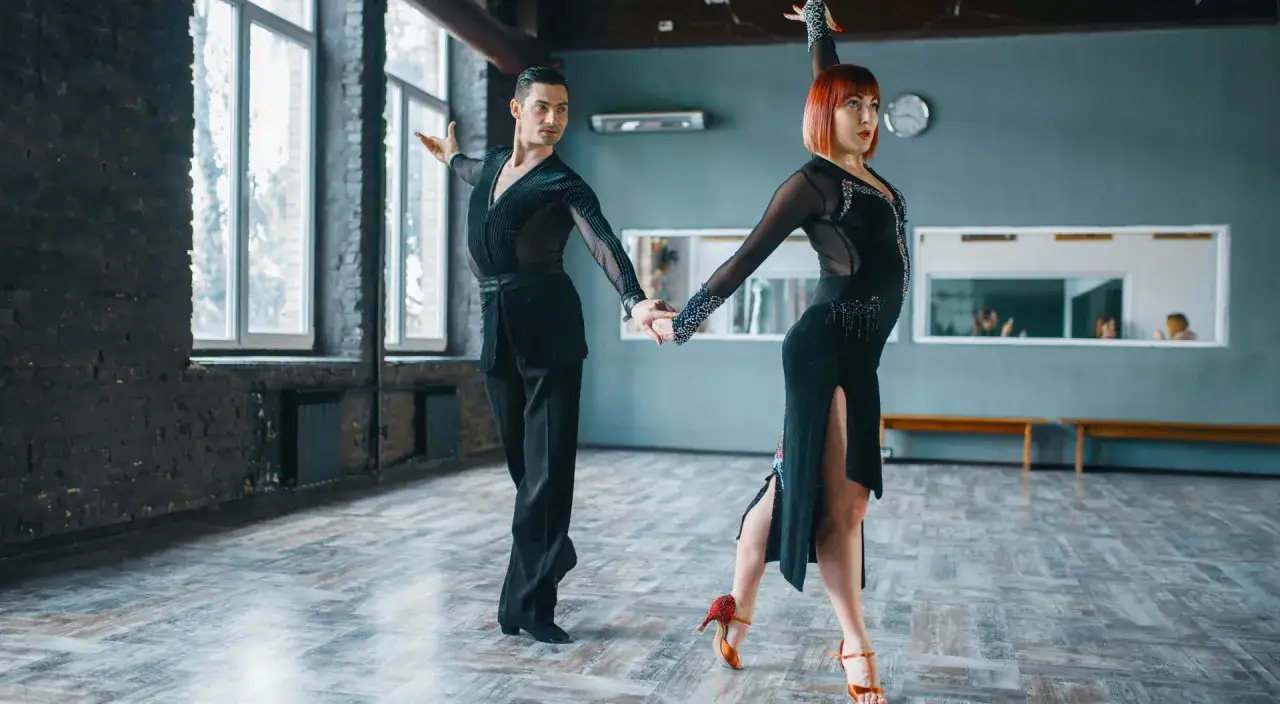 Para zatańczyła rumbę, taniec, z jakiego kraju pochodzi rumba, to Kuba.