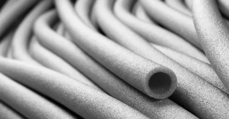 Izolacja rur co na zewnątrz: Jak uniknąć strat ciepła i uszkodzeń