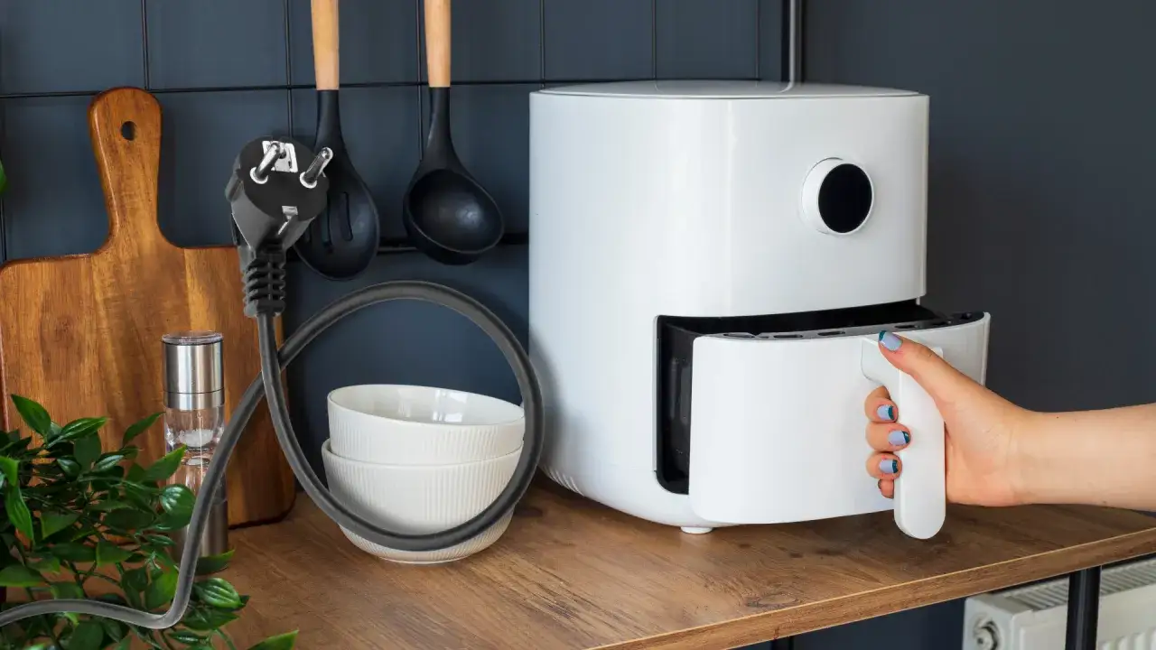 Ile prądu zużywa airfryer? Sprawdź koszty i oszczędności w porównaniu do piekarnika
