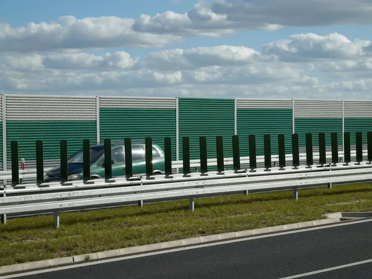 Ekrany akustyczne cena: Ile kosztuje cisza? Porównanie ofert