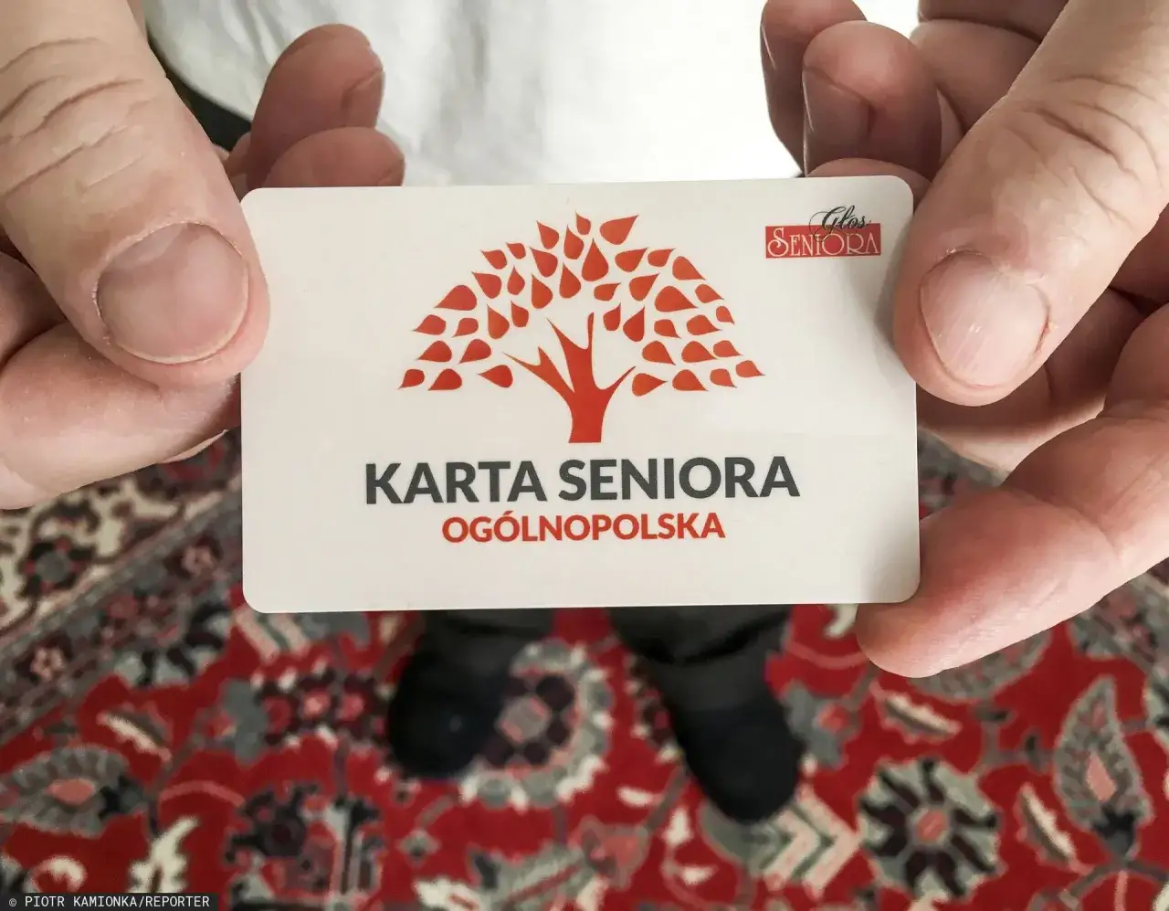 Karta Seniora: Gdzie i jak wyrobić? Maksymalizuj swoje zniżki!