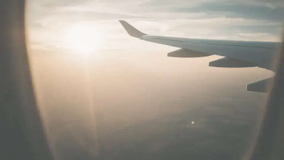 Ile trwa lot z Katowic do Malagi? Zaskakujące fakty o czasie podróży