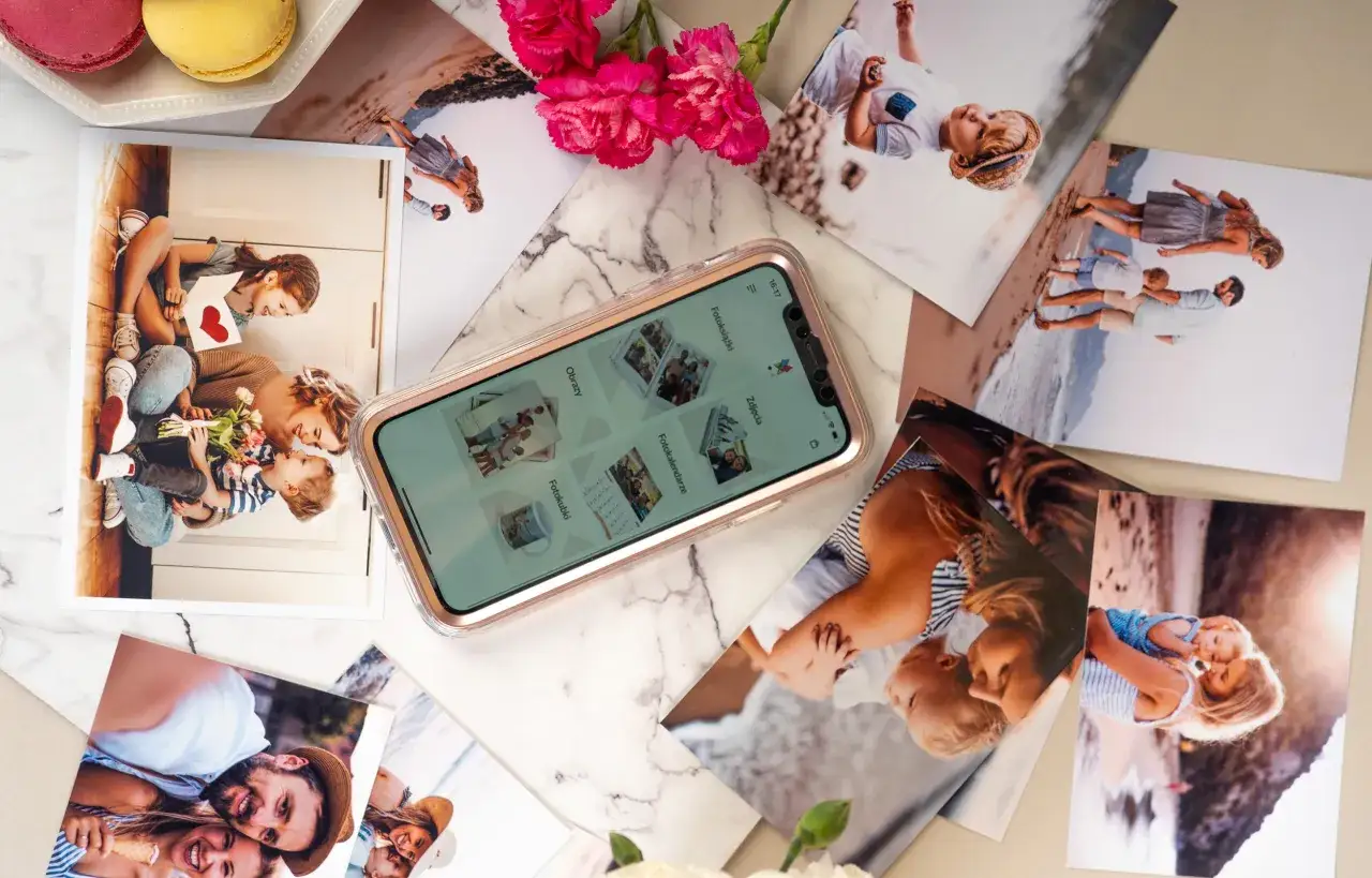 Chcesz wywołać zdjęcia z telefonu? Poznaj sekrety idealnych odbitek