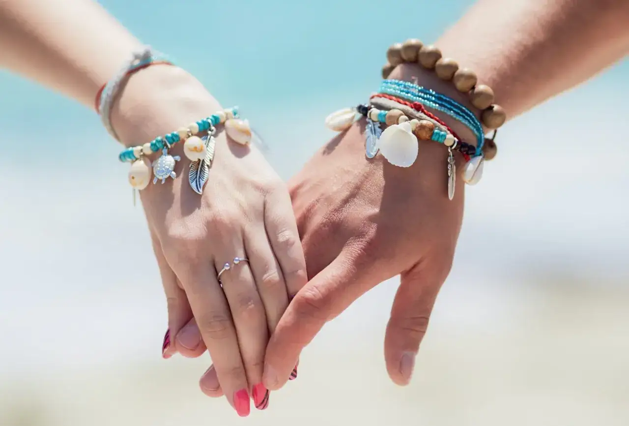 Jak zrobić naszyjnik z muszelek – krok po kroku do pięknej biżuterii