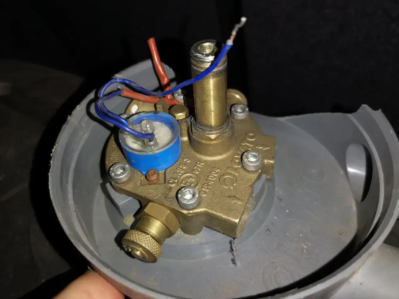 Jak bezpiecznie zakręcić zawór gazu LPG i uniknąć niebezpieczeństw