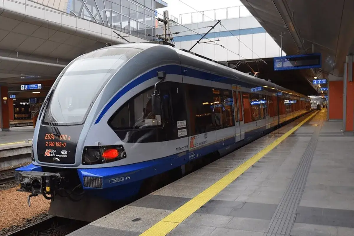 Komu przysługuje bilet dla seniora PKP? Sprawdź wymagania i zniżki