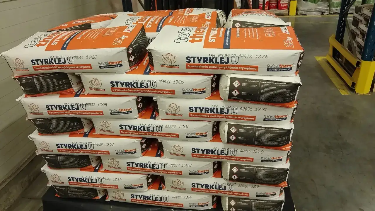 Ile m2 pokryje worek kleju do styropianu? Sprawdź wydajność kleju