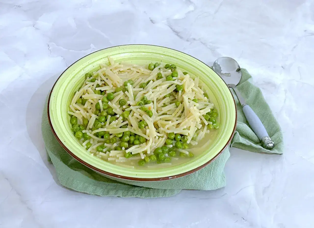 Come fare la Minestra di Piselli: Ricetta Infallibile e Varianti