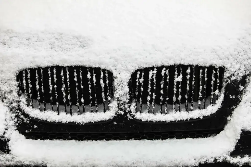 Jak skutecznie zasłonić chłodnicę w zimie, aby uniknąć problemów