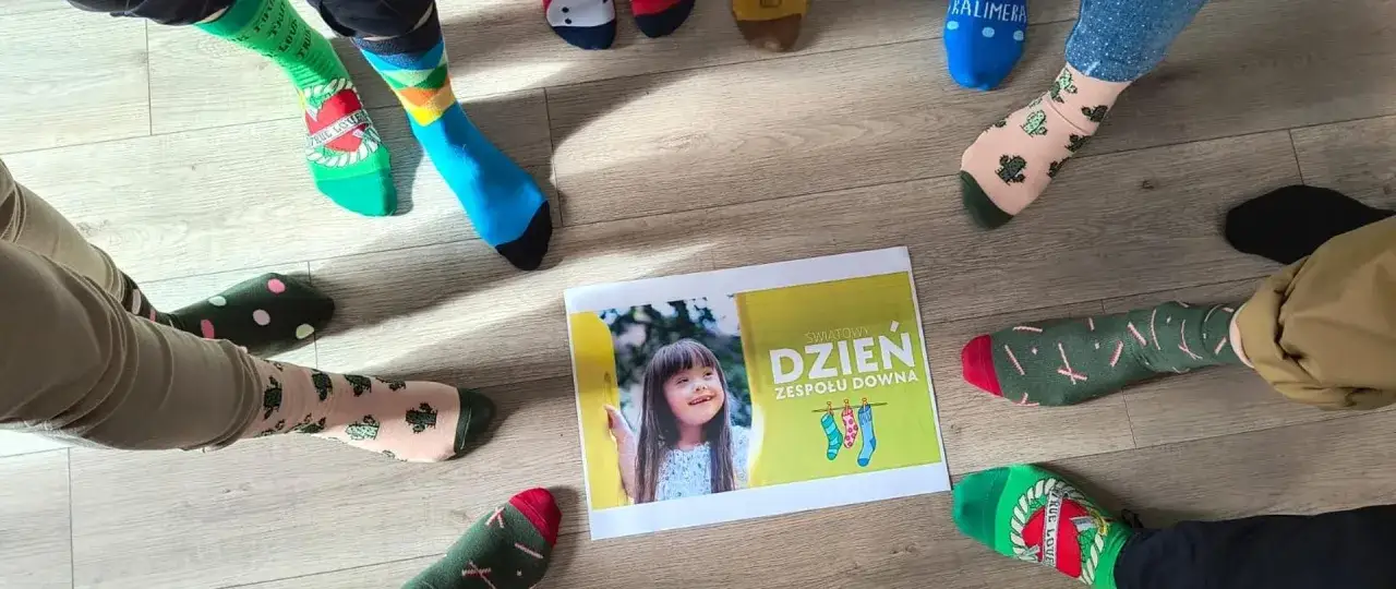 Kiedy jest dzień kolorowej skarpetki? Poznaj jego znaczenie i tradycje