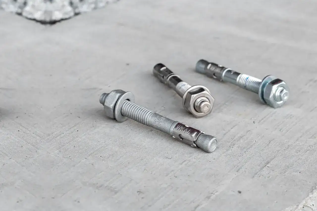 Kotwy stalowe Leroy Merlin - najlepsze modele i ich zastosowanie