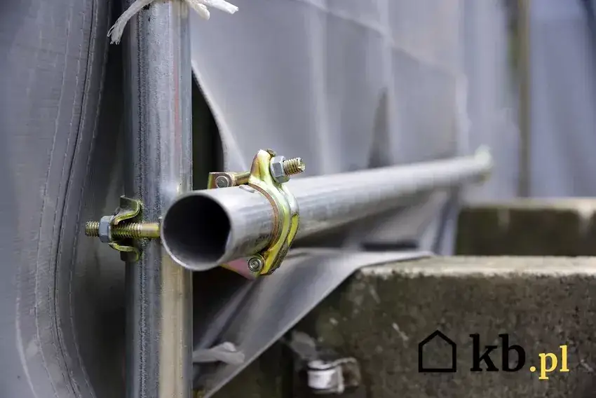 Ile kosztuje ułożenie rur w 2026? Cennik i porady eksperta