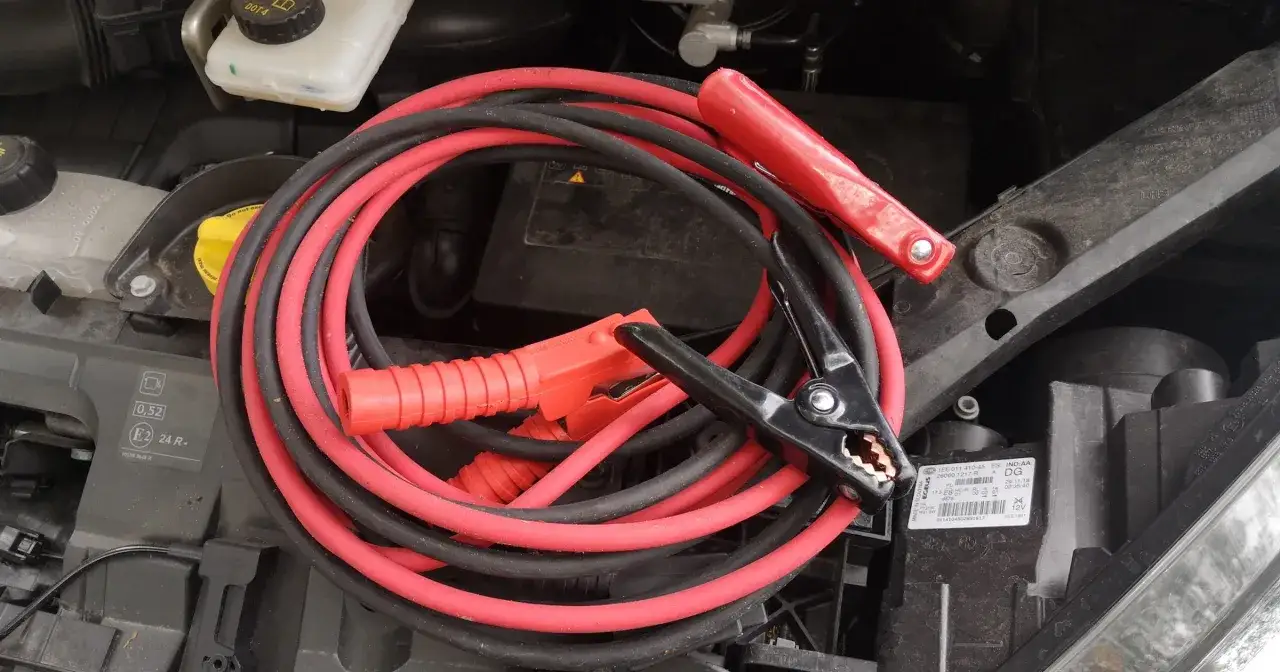 Co mówi kabel do kabla? Zaskakujący żart o relacjach i połączeniach