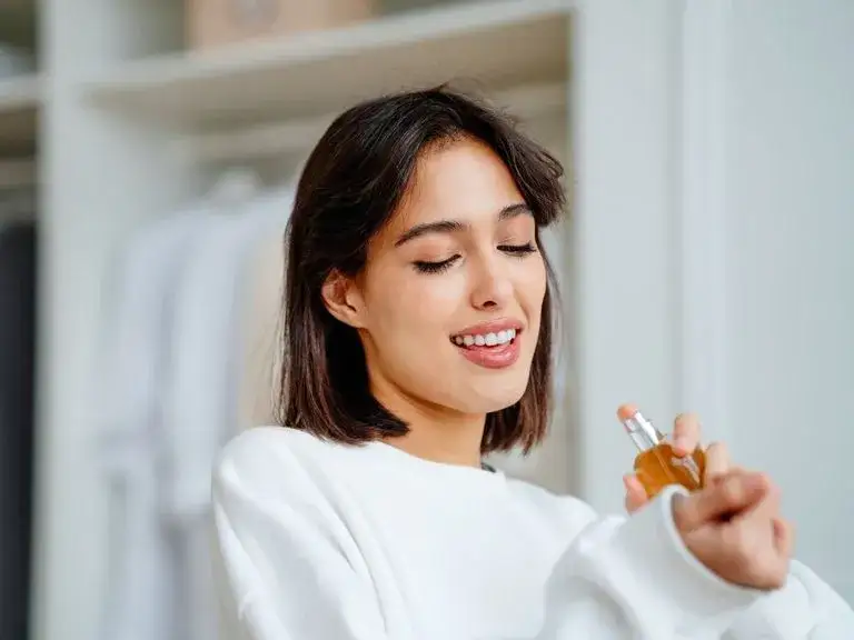 Jakie perfumy damskie polecacie? Odkryj zapachy, które zachwycają