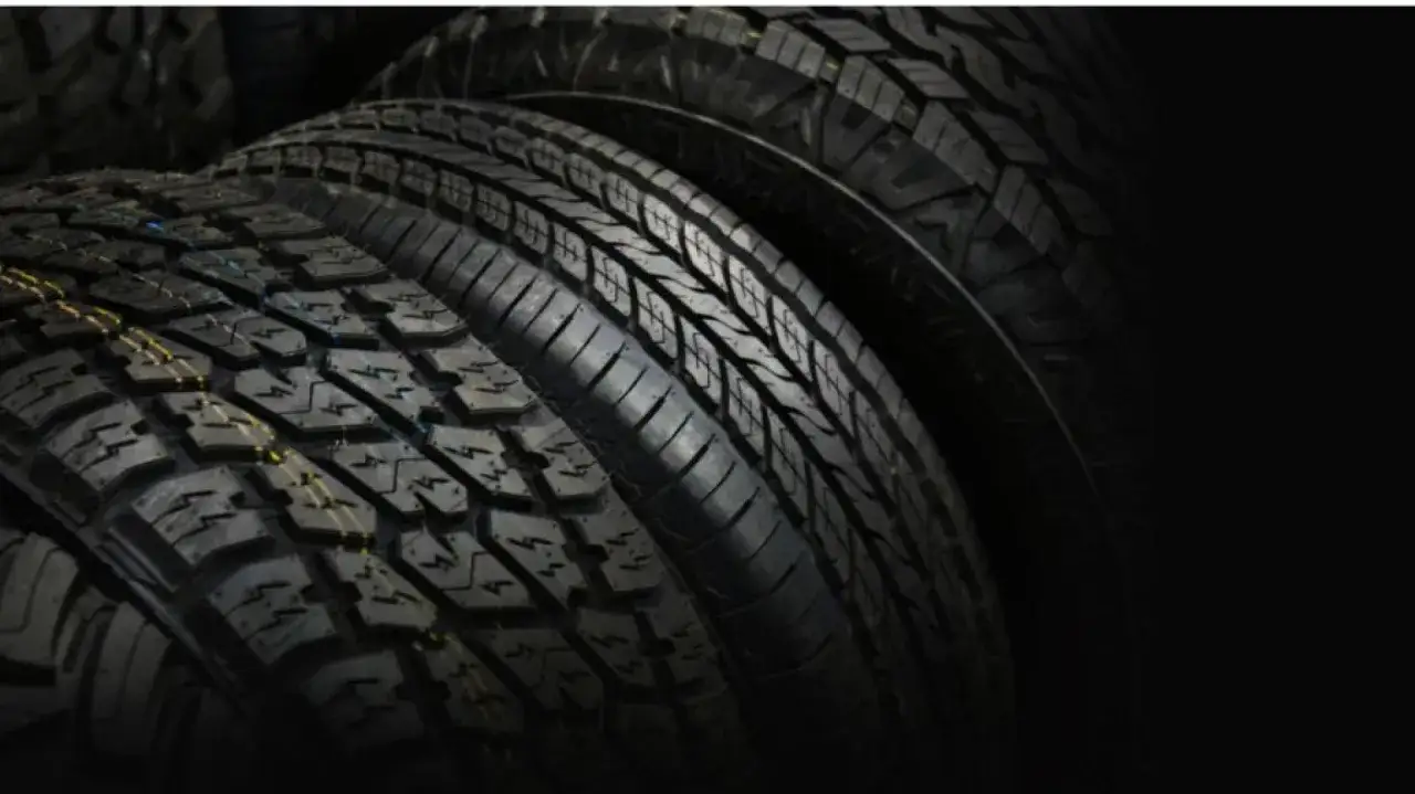 Opony letnie czy wielosezonowe? Wybierz idealne dla siebie!