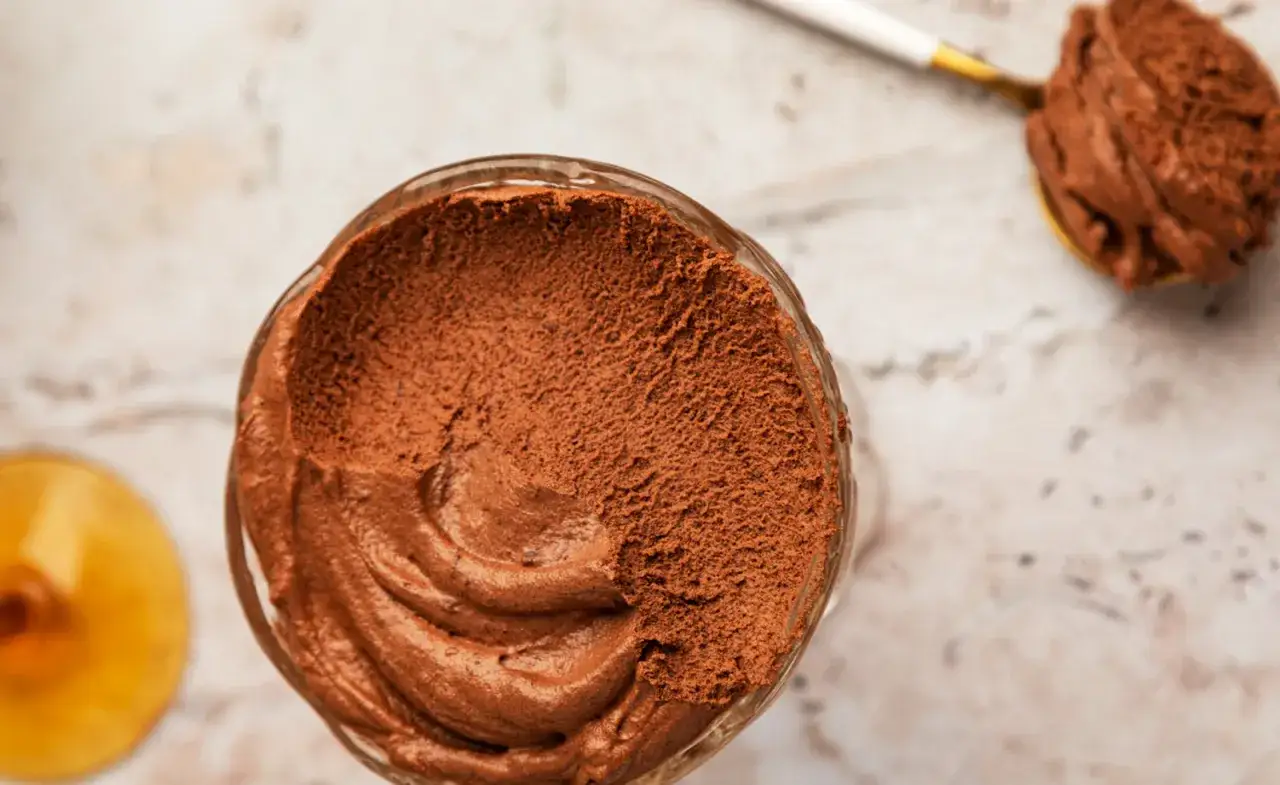 Perfekcyjny mus czekoladowy: Jak go zrobić? Sprawdzone triki!