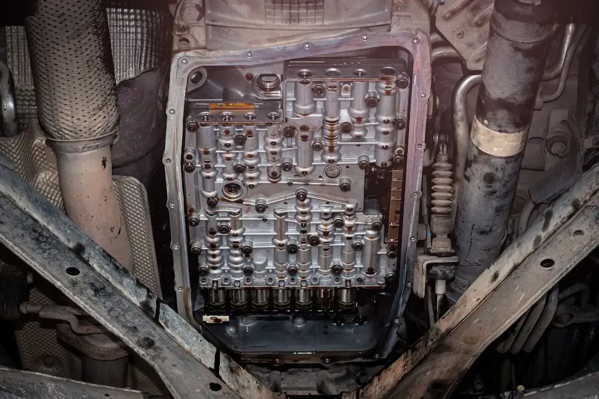 Koszty wymiany oleju w automacie: Ile zapłacisz i jak nie przepłacić?