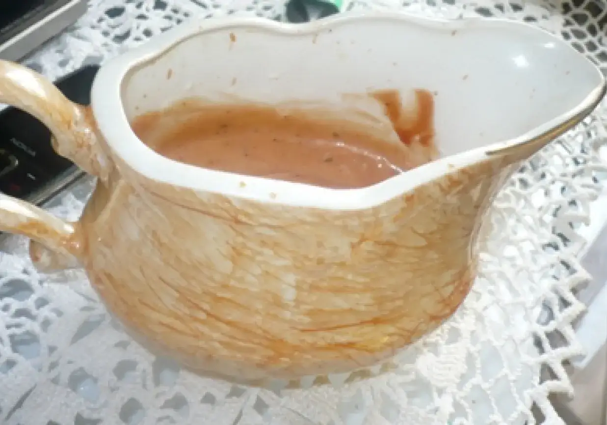 Ketchup z majonezem do frytek? Odkryj sekrety kultowego sosu!