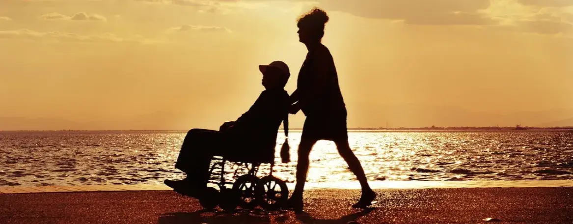 Czy opiekun osoby niepełnosprawnej jest ubezpieczony? Sprawdź warunki!