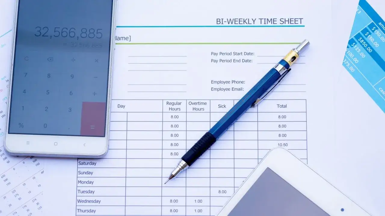 Kto zanosi listę obecności stażu? Poznaj ważne obowiązki i terminy