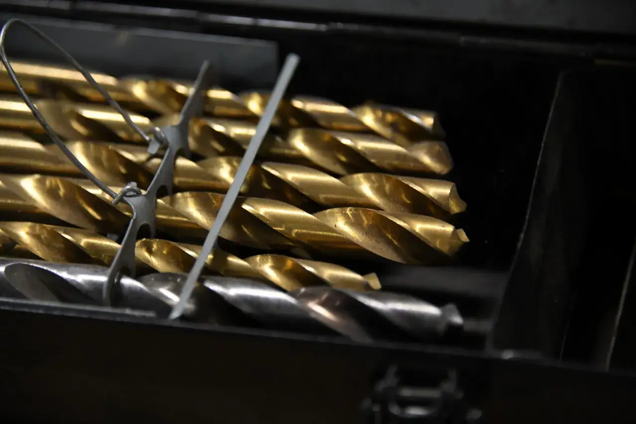 Jak wyglądają wiertła do metalu? Ekspert radzi, jak je rozróżnić