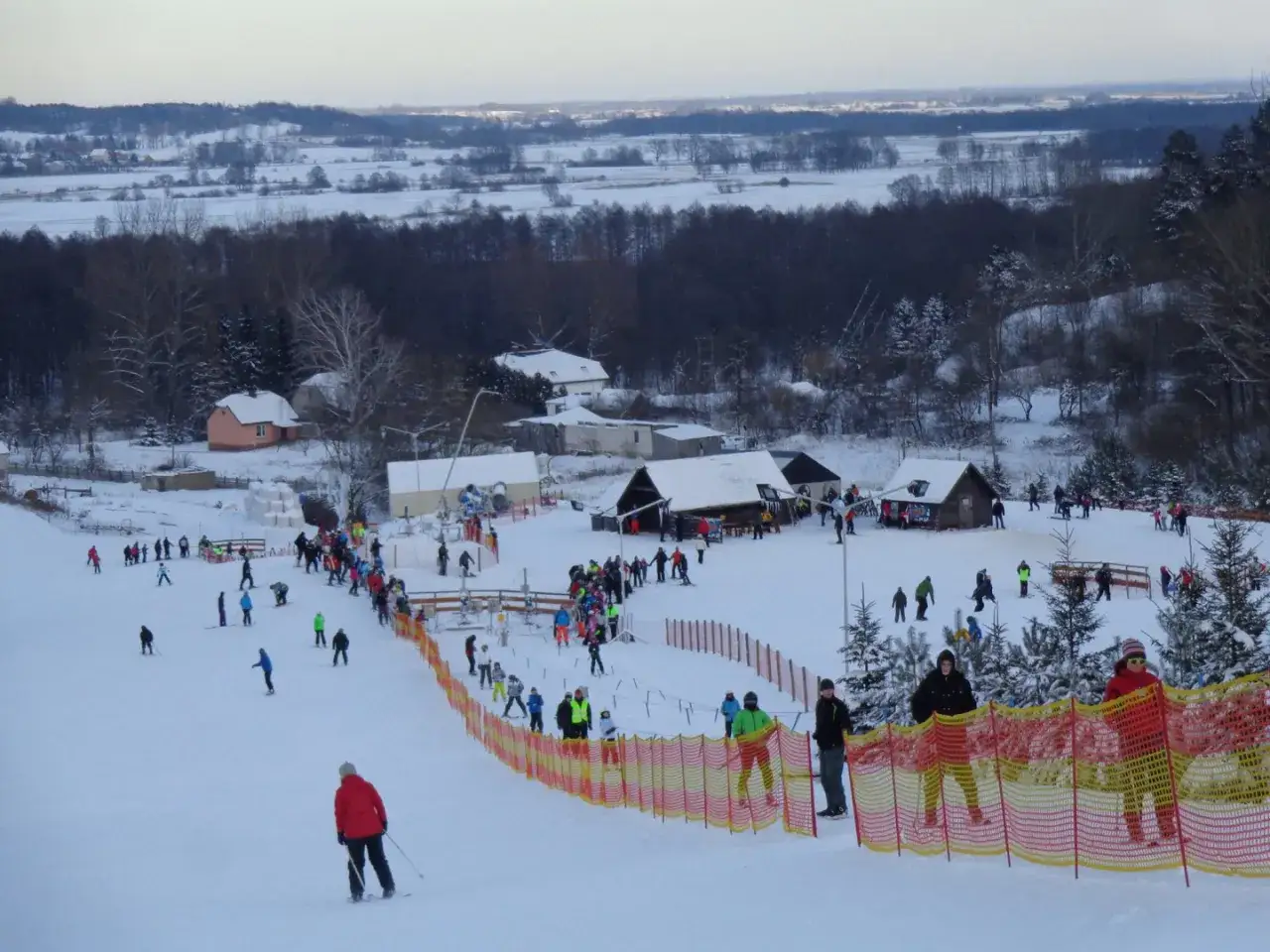Narty blisko Warszawy? Sprawdź, gdzie poszusujesz bez długiej podróży!