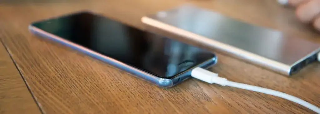 Jak włączyć szybkie ładowanie w iPhone i uniknąć długiego czekania – proste kroki