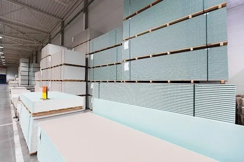 Co zamiast tynku wewnątrz? Efektywne i tanie alternatywy na ściany