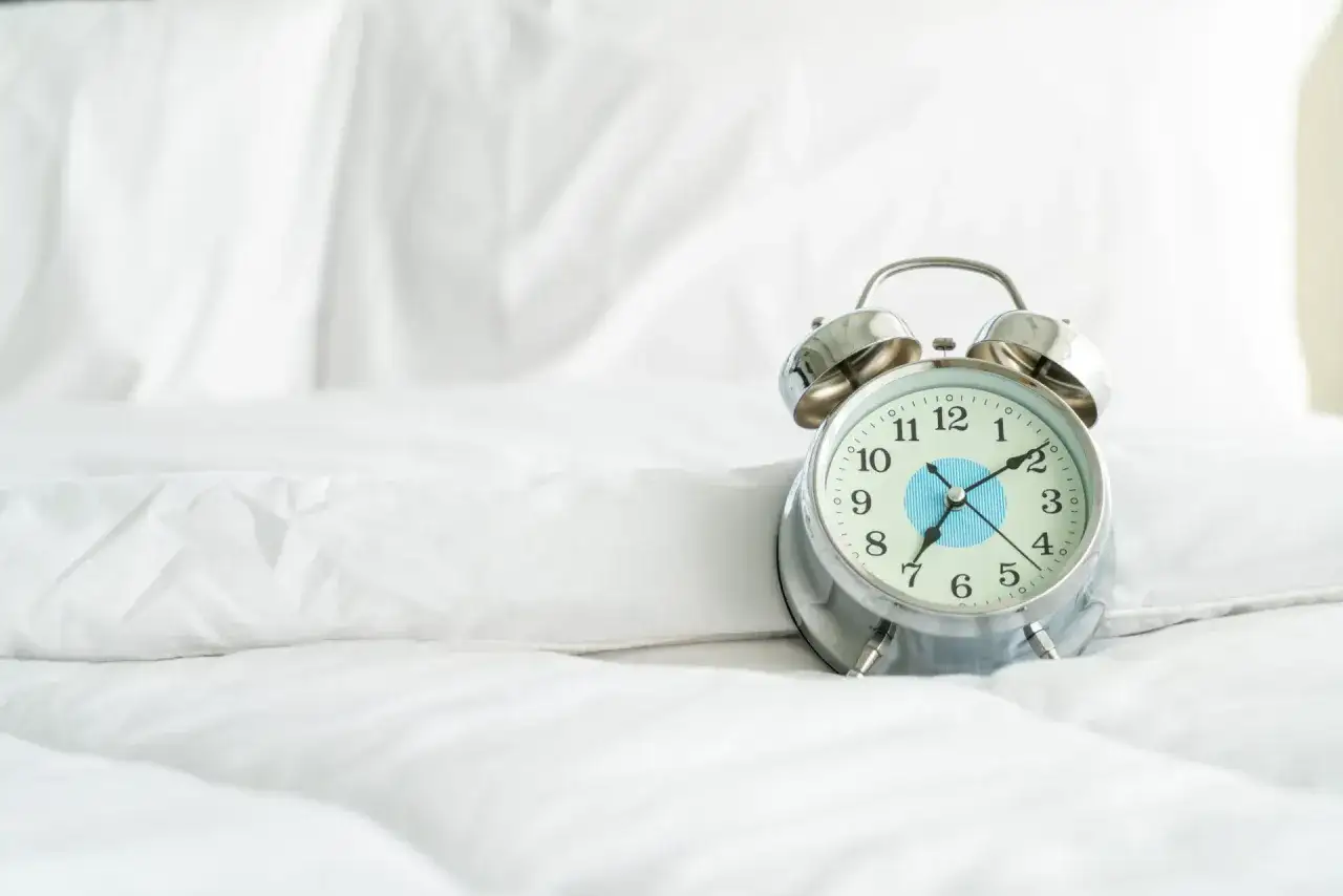 Doba hotelowa: Jak liczyć koszty noclegu i unikać opłat?