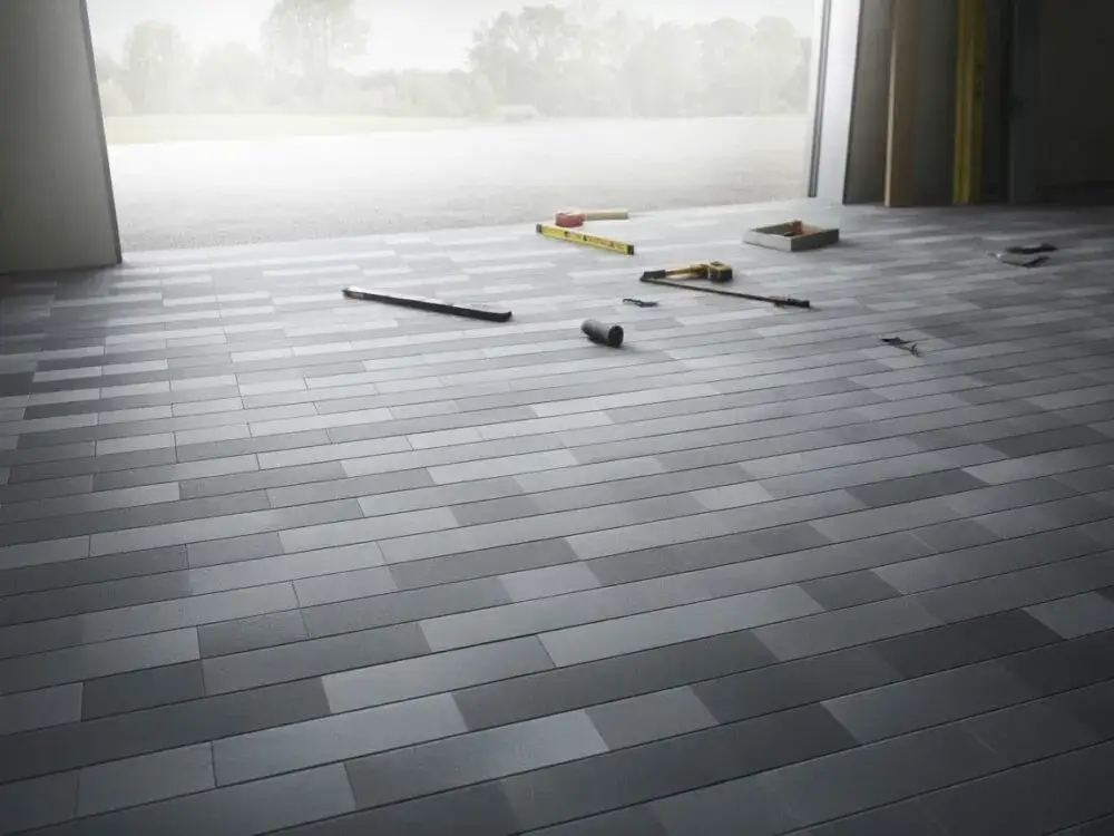 Jak położyć kafelki - uniknij najczęstszych błędów w układaniu