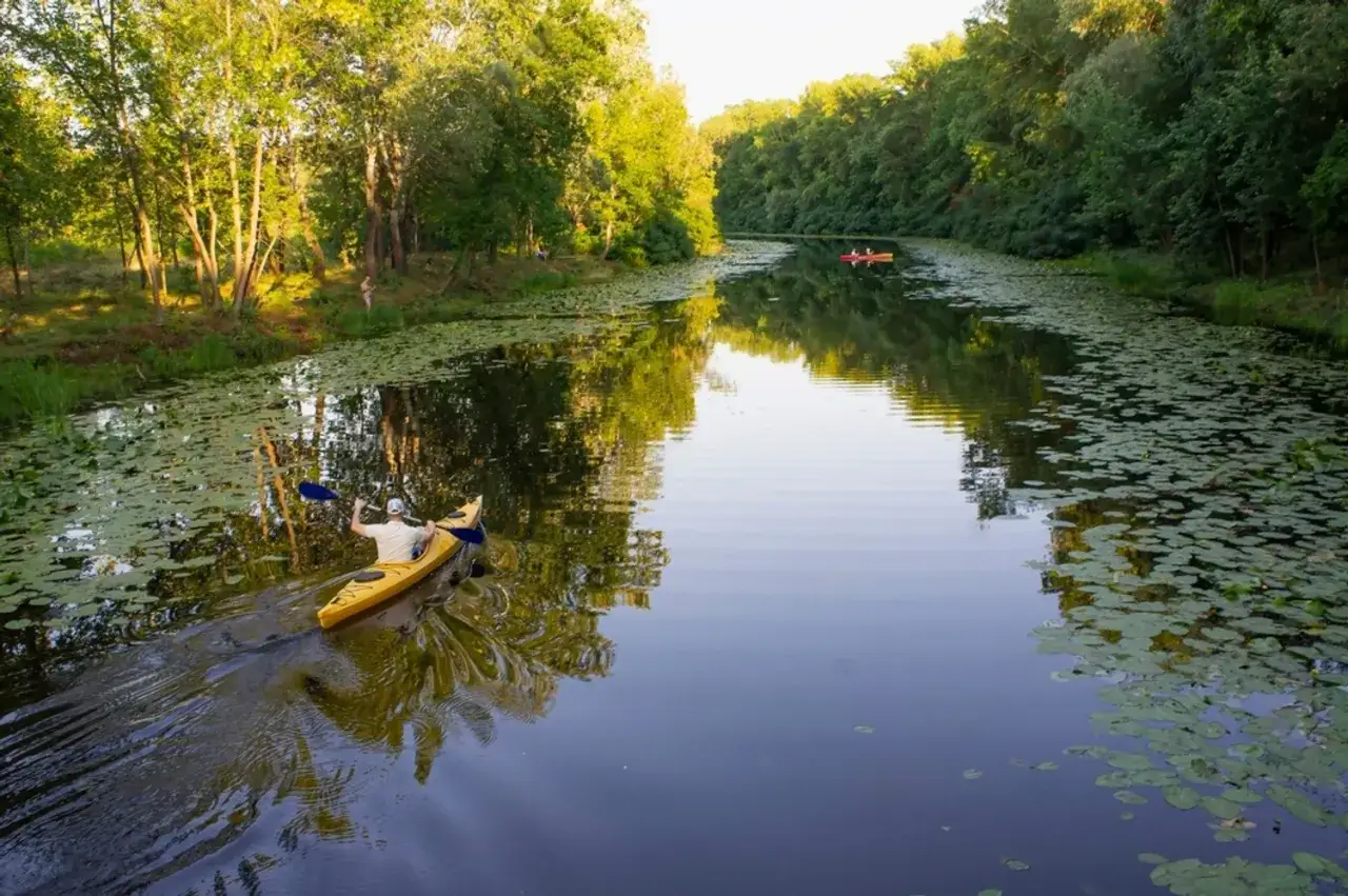 Najlepsze atrakcje nad jeziorem Niesłysz, które musisz poznać
