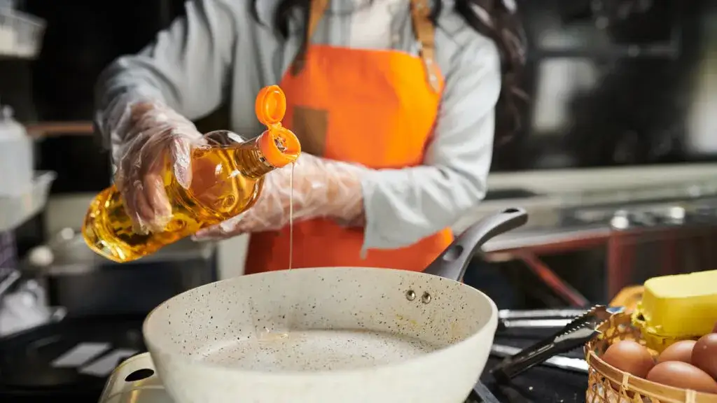 Olej słonecznikowy do frytek: czy to dobry wybór? Prawda o smażeniu