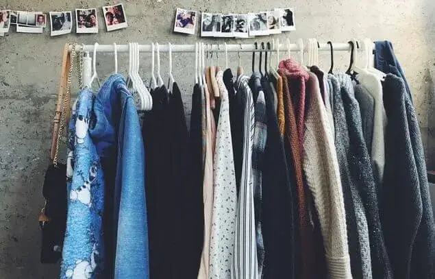 Co zrobić ze starych ubrań? Praktyczne pomysły na ich wykorzystanie