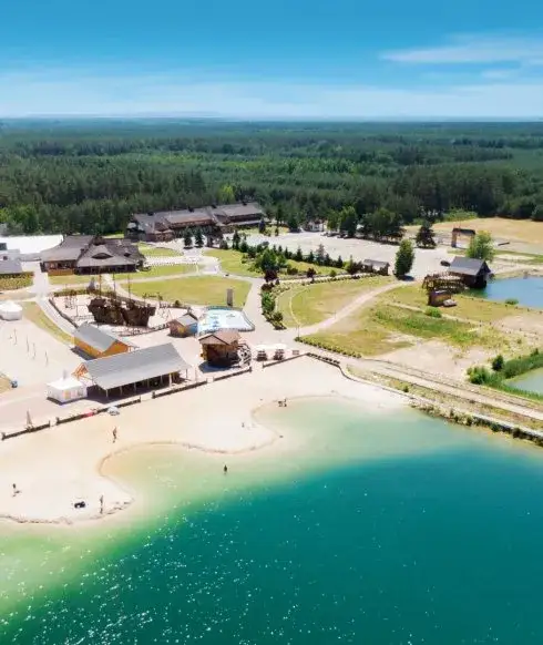 Pole namiotowe nad jeziorem Dolny Śląsk – gdzie rozbić namiot i cieszyć się naturą