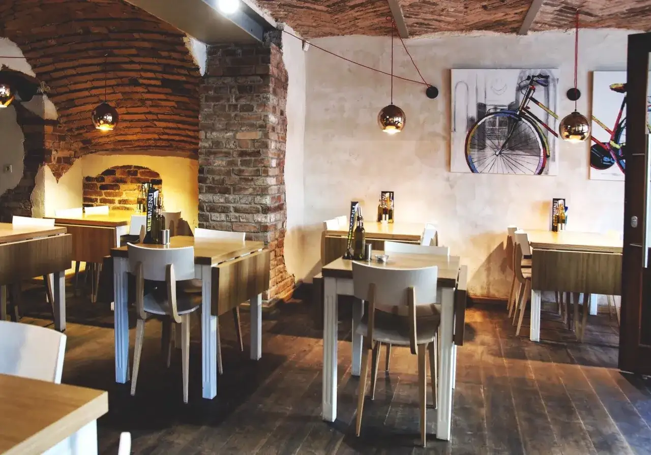 Gdzie zjeść w Katowicach? Sprawdź najlepsze restauracje i lokalne smaki!