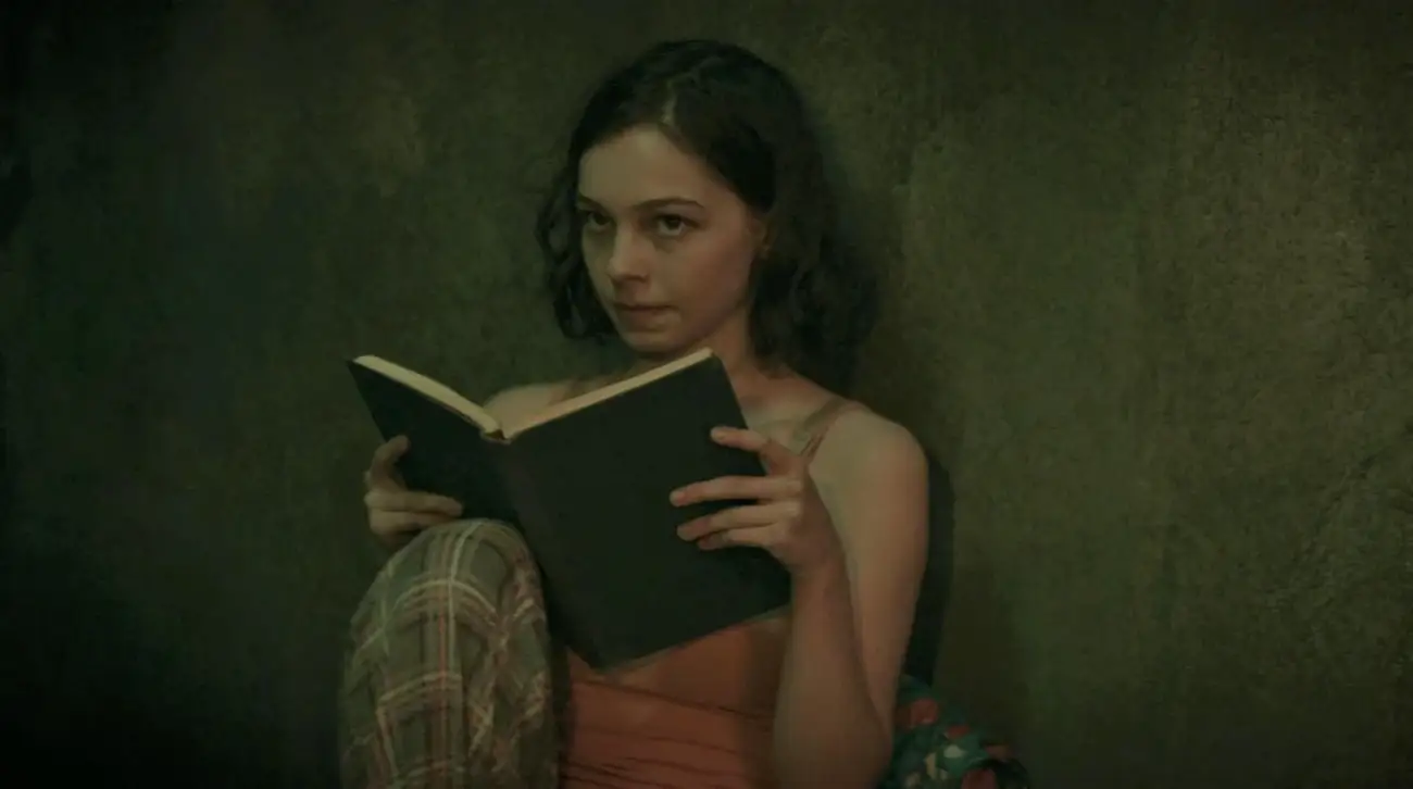 Girl in the basement: mroczna opowieść o przetrwaniu