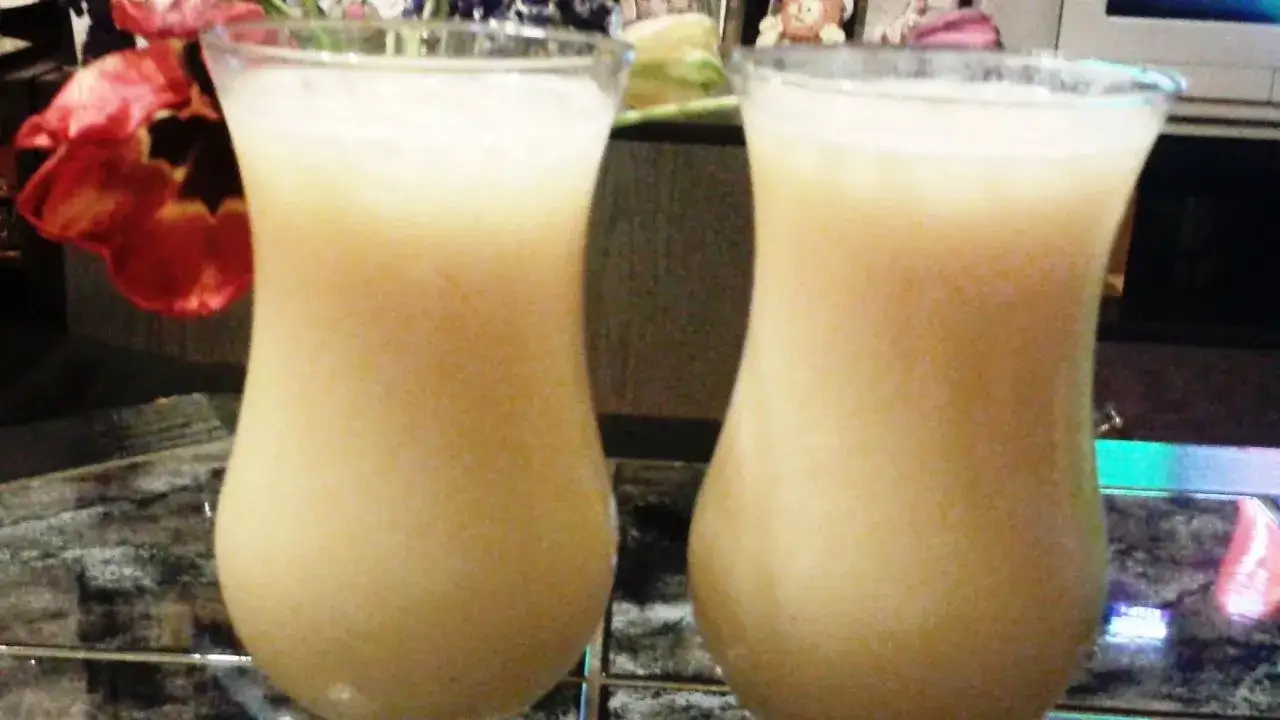 Pyszne drinki z nektarem bananowym, które zaskoczą Twoich gości