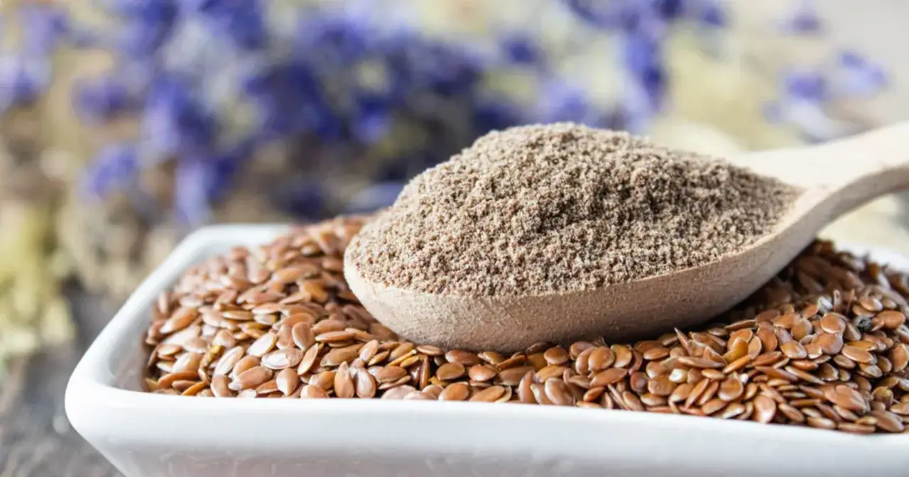 Siemię lniane: Jak zażywać? Maksimum korzyści, zero błędów!